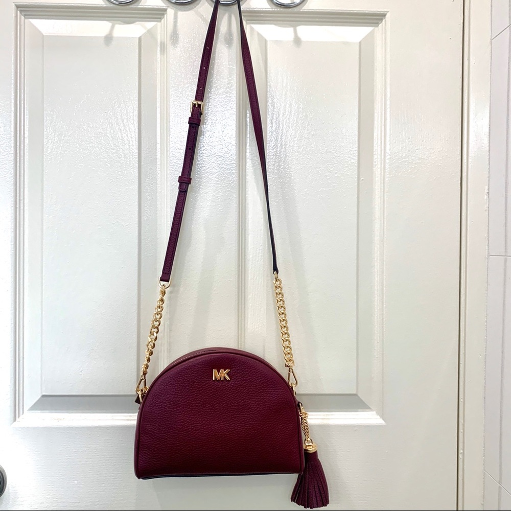 Michael Kors Half Moon Md Crossbody